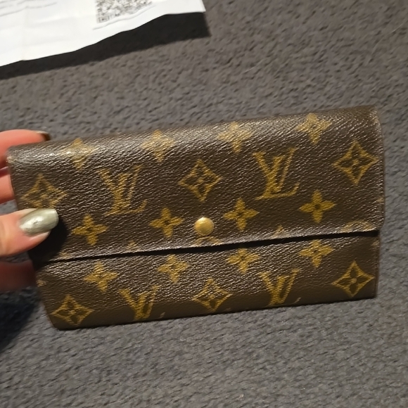 Louis Vuitton Brown Sarah Monogram Wallet - Picture 8 of 12